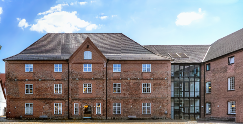 Collage unterschiedlicher Ansichten der Gehörlosenfachschule in Rendsburg
