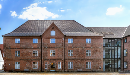 Collage unterschiedlicher Ansichten der Gehörlosenfachschule in Rendsburg